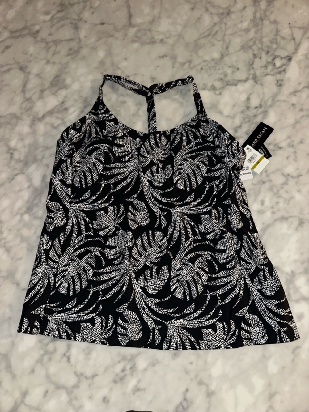 Island Escape tankini Black & White Leaf-Print Top full bust support